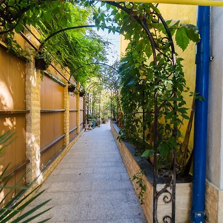 Near Romexpo & Herastau Park *