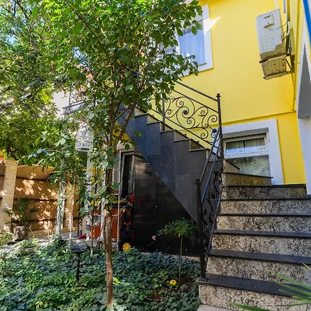 Near Romexpo & Herastau Park * ブカレスト
